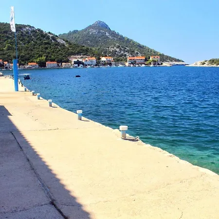 Zaklopatica 8393a Apartamento *