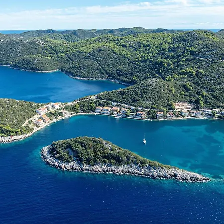 Апартаменты Zaklopatica 8393a Lastovo